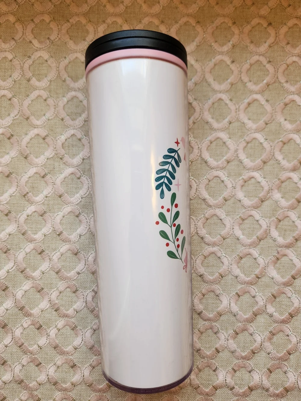 Starbucks 16 Oz 2018 Wreath and Doves Plastic Christmas Tumbler, NWT